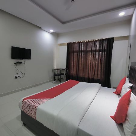 Hotel Kailash Mansarovar And Banquet Hall Bareli Zewnętrze zdjęcie