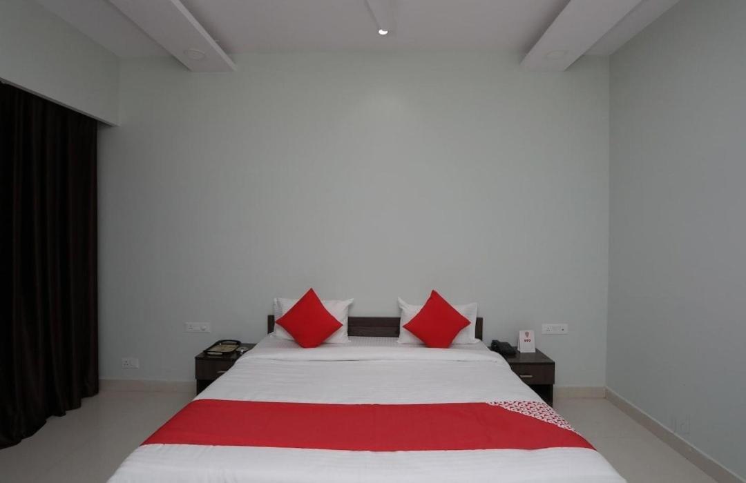 Hotel Kailash Mansarovar And Banquet Hall Bareli Zewnętrze zdjęcie