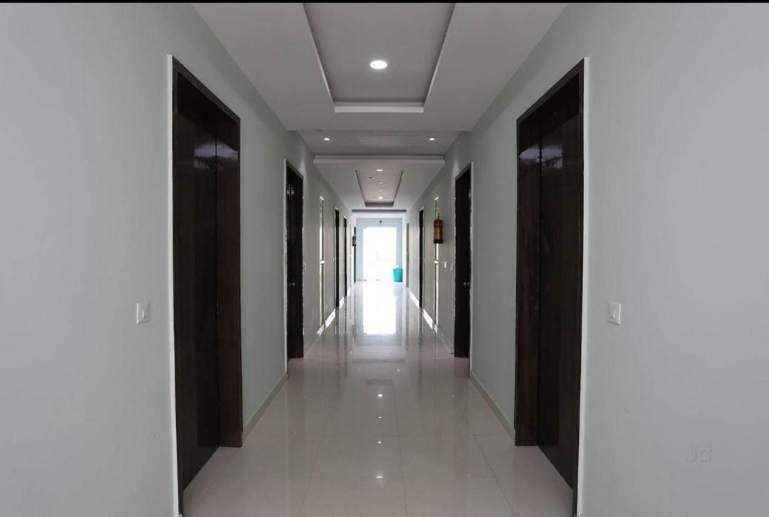 Hotel Kailash Mansarovar And Banquet Hall Bareli Zewnętrze zdjęcie